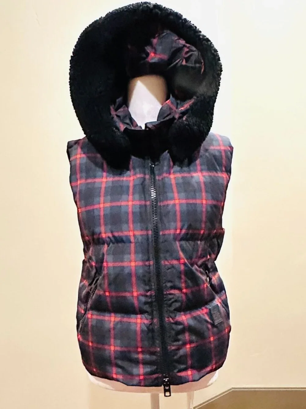 COACH PLAID PUFFER VEST MEDIUM